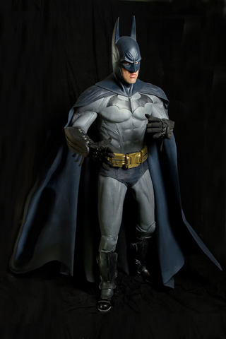Illustration for article titled Arkham City Cosplay Turns Normal Man Into Dark Knight